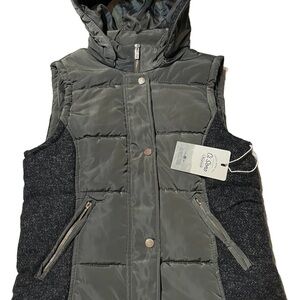 Ci Sono Hooded Puffer
Quilted Full Zip Vest
Women's Medium Olive NWT